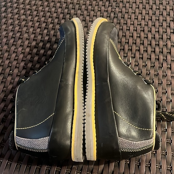 Ahnu Laced Distressed Leather chukka boots Shoe size 7.5 - Picture 10 of 13